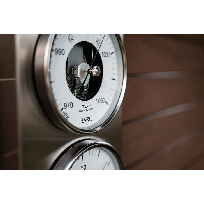 Weather Scientific Fischer 803-01 | Outdoor weather station detailed view on wall